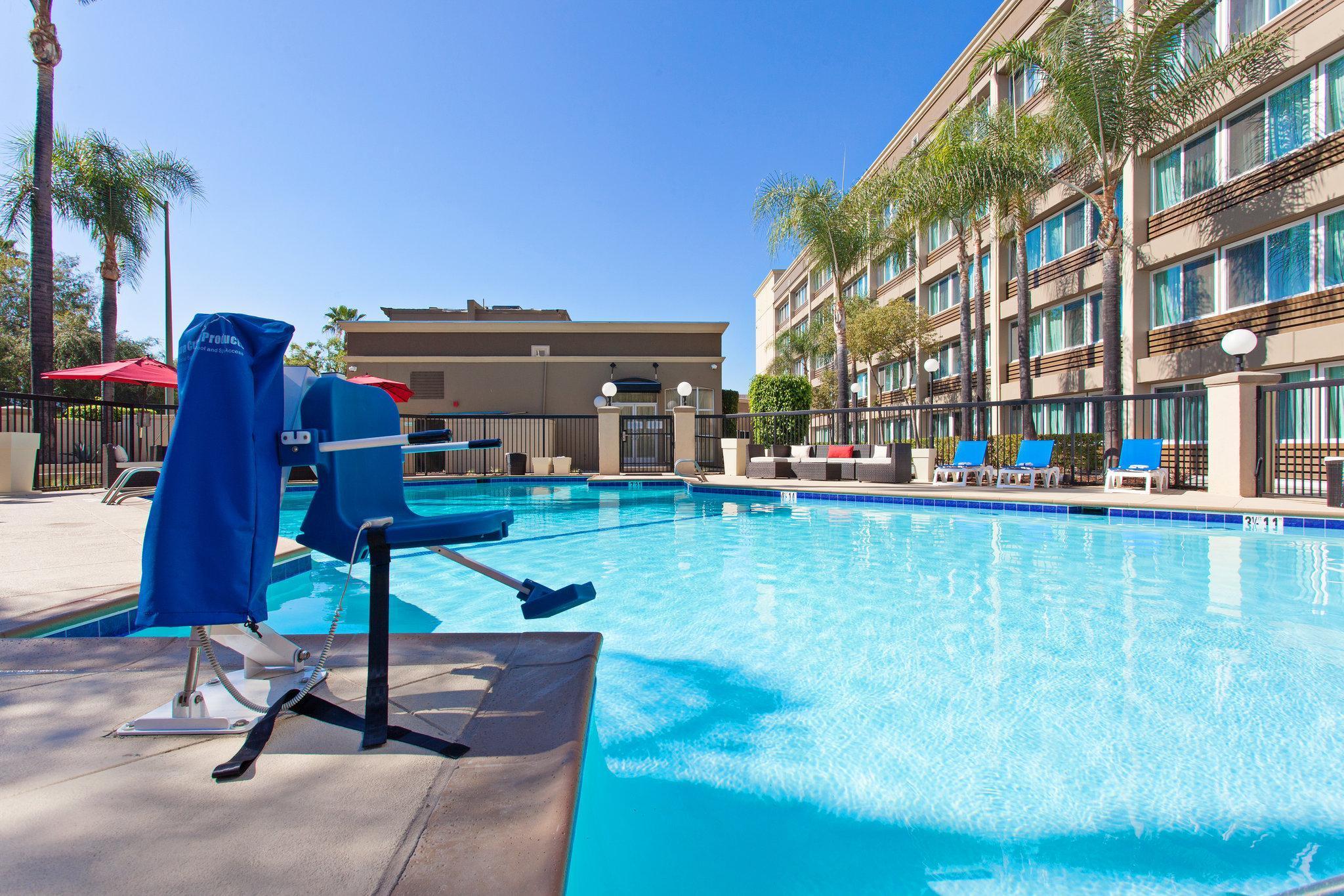 West Covina, An Ihg