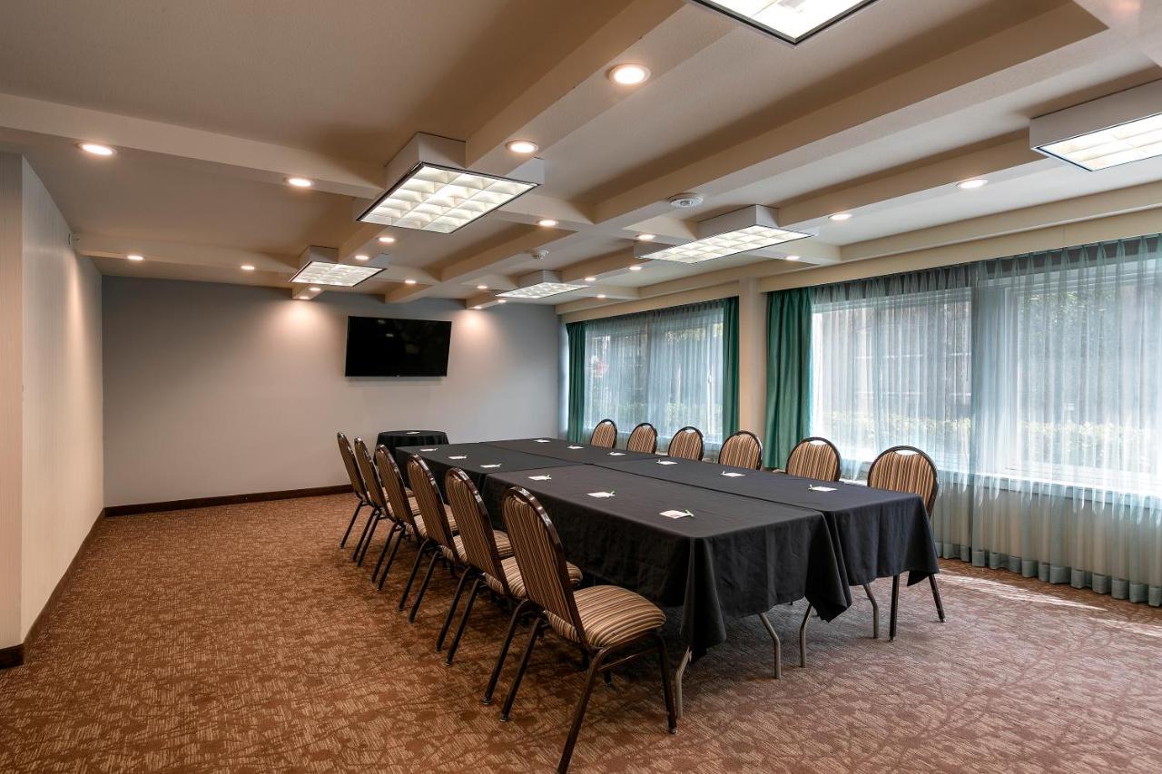 Hotel West Covina, An Ihg 3*