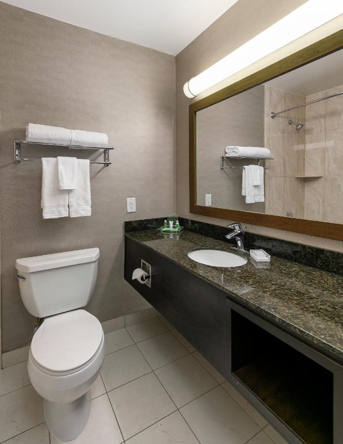 West Covina, An Ihg
